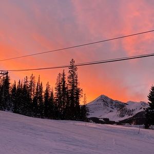 Meet your Posher, Simi